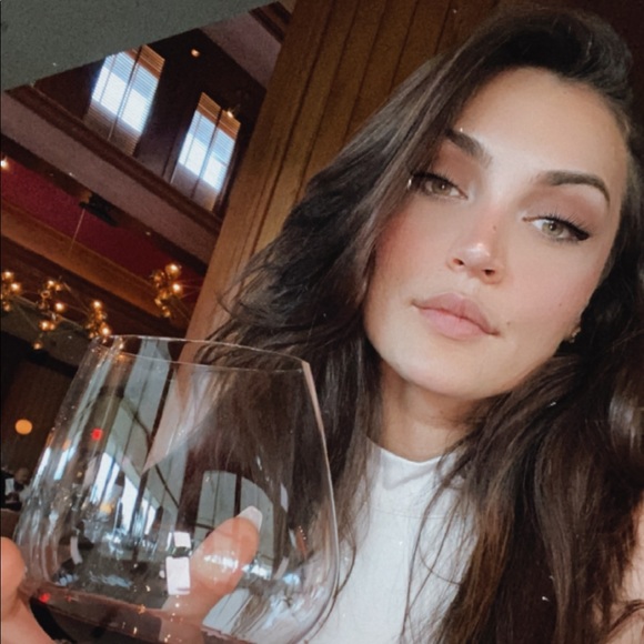 Meet your Posher, Kat - Picture 1 of 1